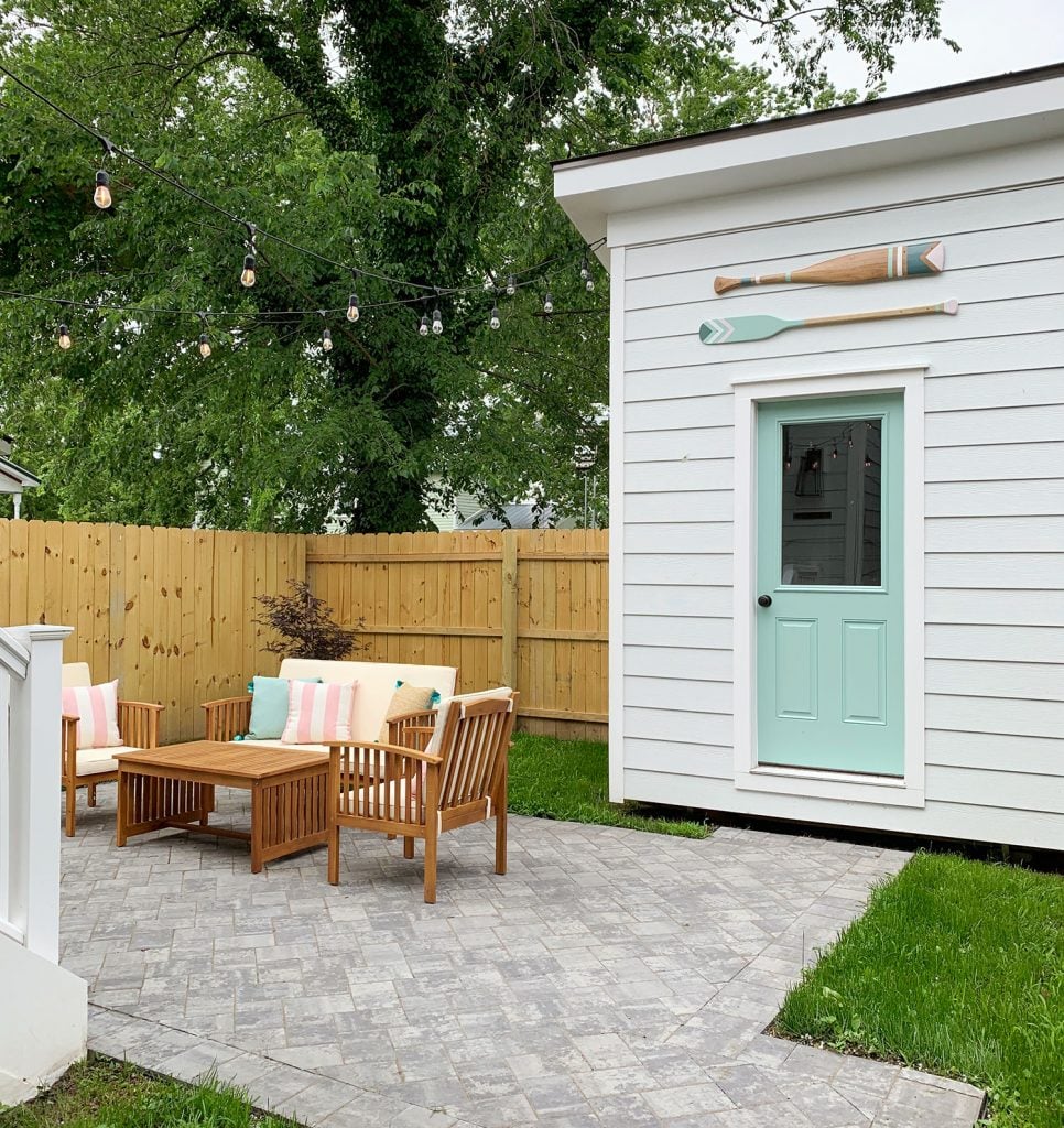 How To Paint Decorative Oars For Beach House Decor