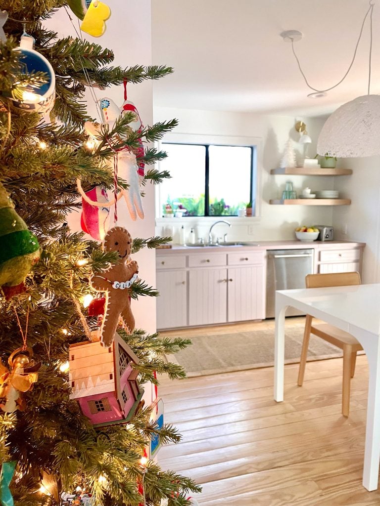 Minimized Holiday Decor