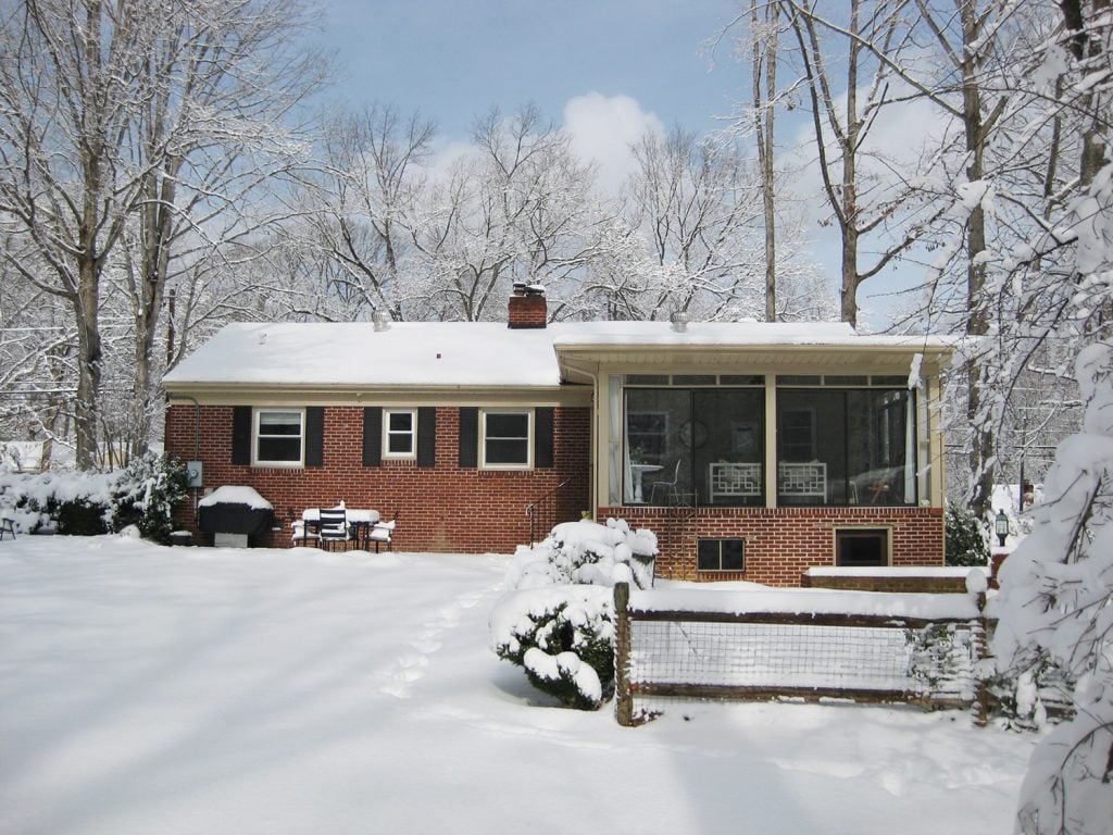 5 Ways To Prevent Your Pipes From Freezing Without Heat