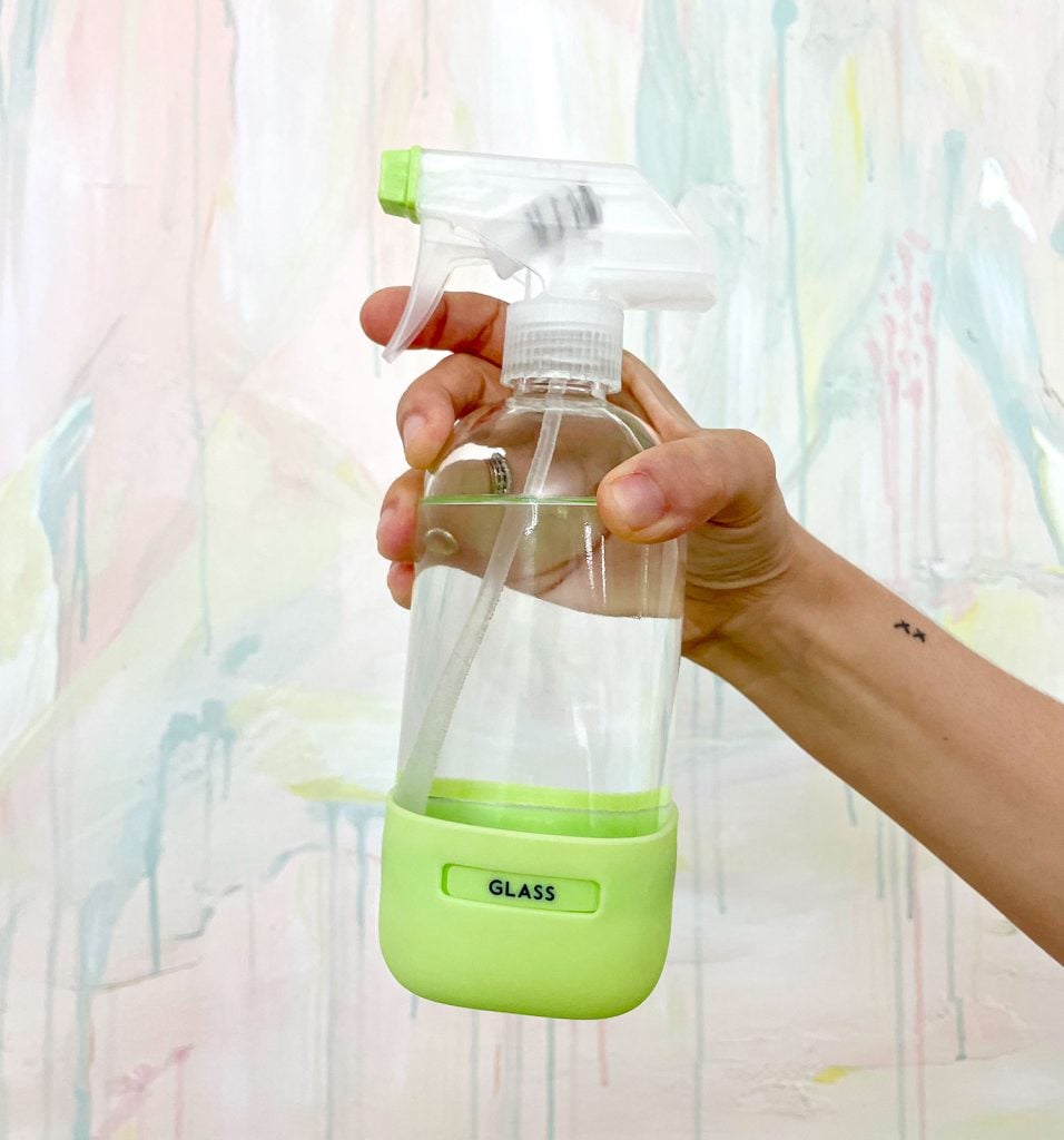 The Easiest Homemade Window Cleaner