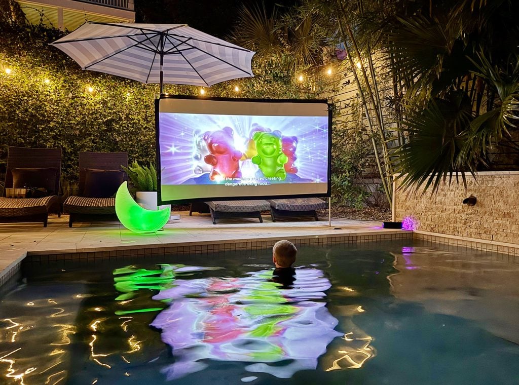 Hosting An Outdoor Movie Night – All Of The Equipment You Need For Under $200