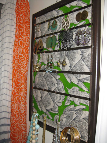 How To Make A Jewelry Organizer With A Cork Board