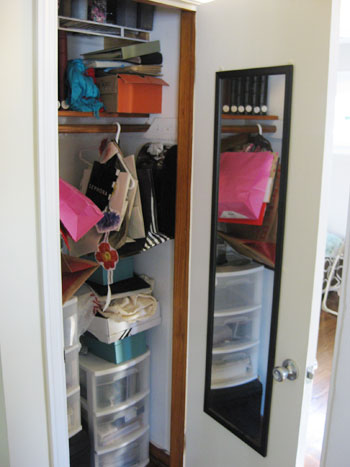 DIY Wrapping Paper Storage On The Back Of A Door