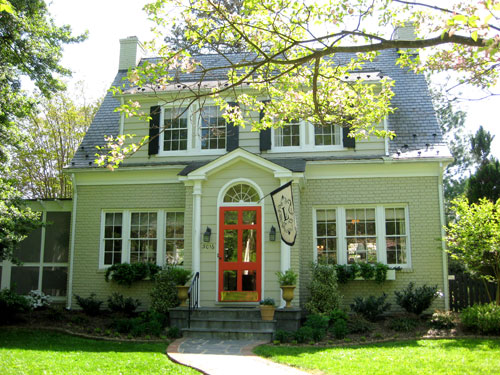 A Lovely & Light House Tour