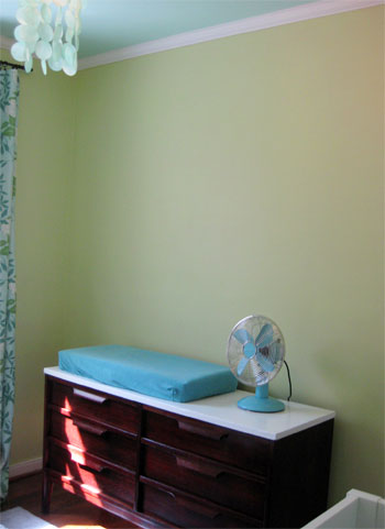 How To Make Wall Shelves For Books In The Nursery