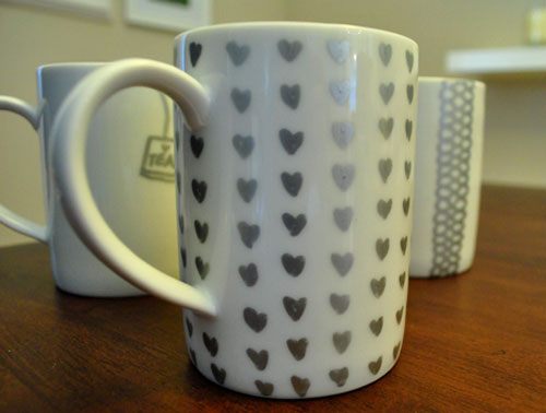 Using A Silver Sharpie To Decorate Mugs