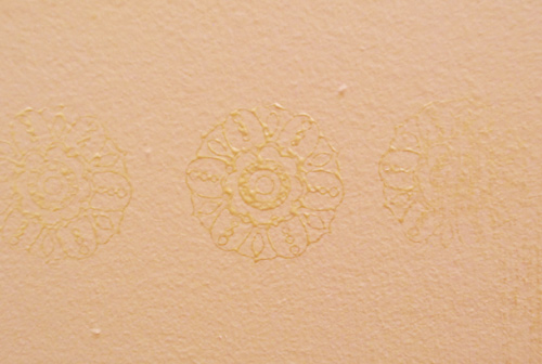 How To Potato Stamp A Wall For A Stenciled Look