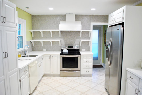 Decorating Kitchen Shelves