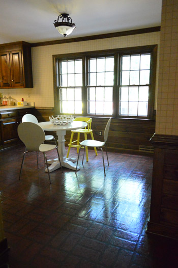 Finding A Restoration Hardware Table For Cheap