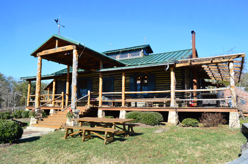 Cottage Crashing: Rustic Rassawek
