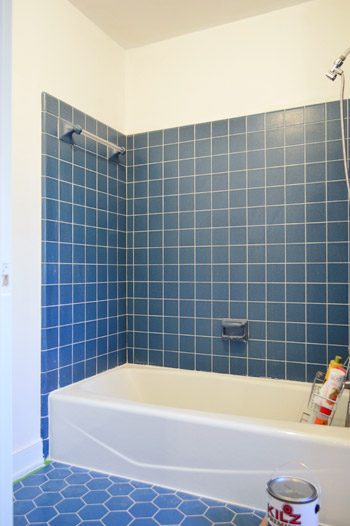 Removing Wallpaper From Our Bathroom