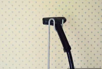 How to Remove Wallpaper Without Damaging Walls