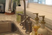 Where to Store Your Sponge and Dishcloth at the Kitchen Sink