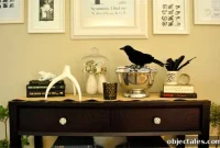Halloween Decor Ideas: Crows, Candles and Skull Photos