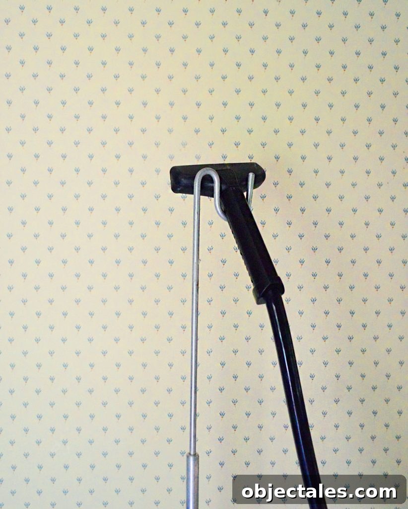 How to Remove Wallpaper Without Damaging Walls 10 Traditional Wallpaper With Steamer Hose
