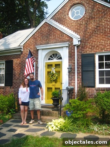 exteriorofhousewithyellowdoor