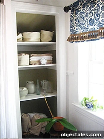 Lesley's doorless closet inspiration