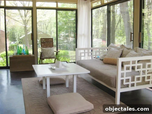 Sunroom before mini makeover