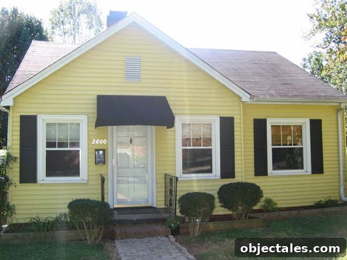 front_before Front of house before renovation