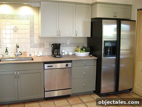 painted-kitchen-cabinet-makeover-before-and-after1 painted-kitchen-cabinet-makeover-before-and-after1