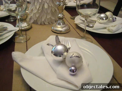 placesettingsmall Glass ornaments used as place settings