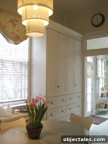 kitchen-chandelier-built-ins1 kitchen-chandelier-built-ins1