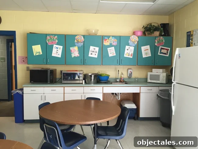 teachers-lounge-before-kitchen-side