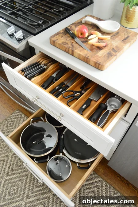 kitchen-cabinet-organization-knife-drawer