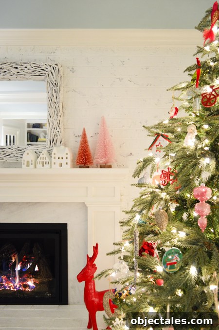Holiday Home Tour: See Our Christmas Tree and Holiday Decor 3 xmas-decor-living-tree-detail