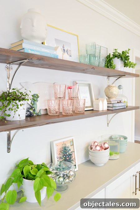 xmas-decor-kitchen-shelves-ornaments