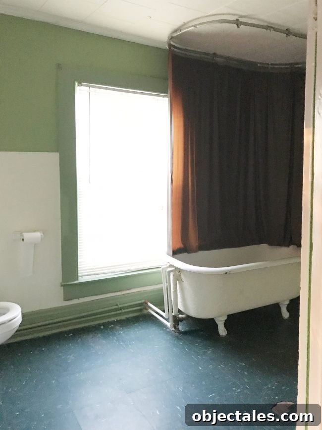 Right side clawfoot tub
