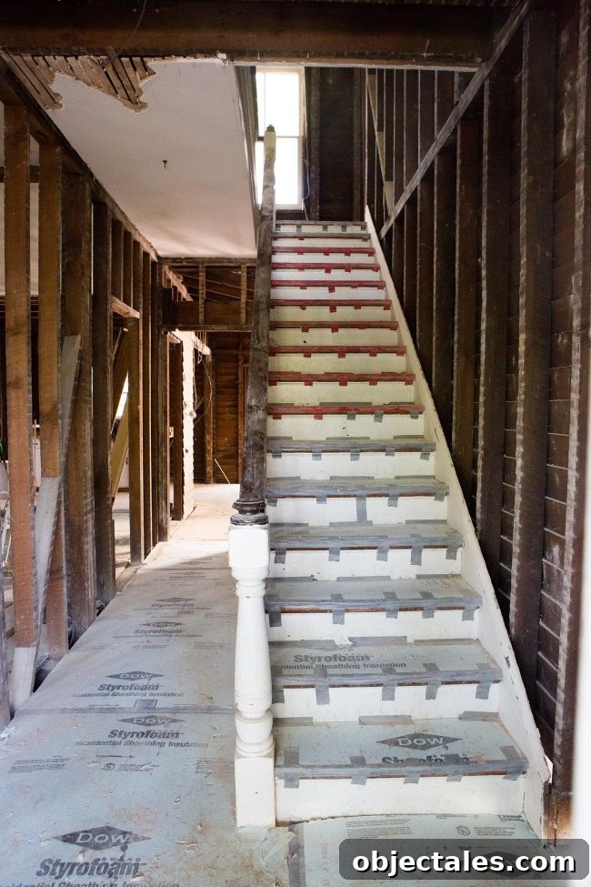 Old House Makeover: Stunning Before-and-After Renovation Reveal 5 img 84735 4