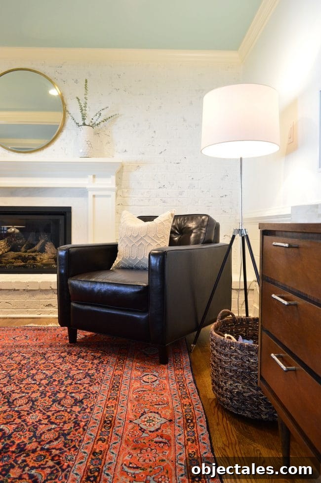 LED Light Bulbs: Bright, Long-Lasting Picks and Buying Guide 2 Living room with floor lamp with LED light bulb