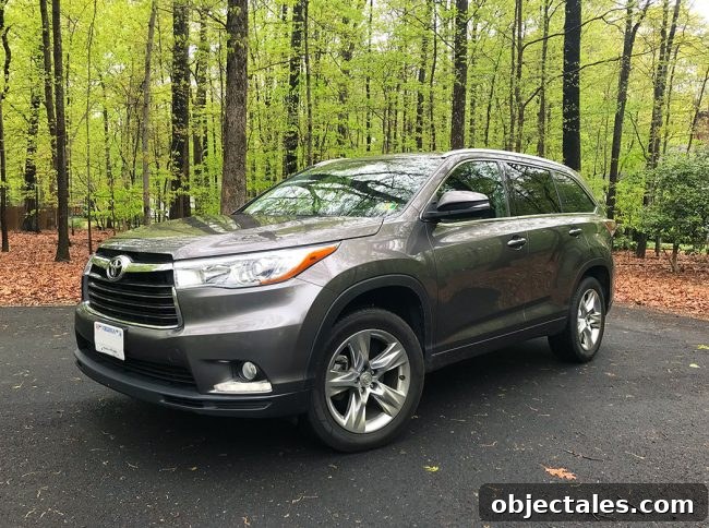 Toyota Highlander rear view