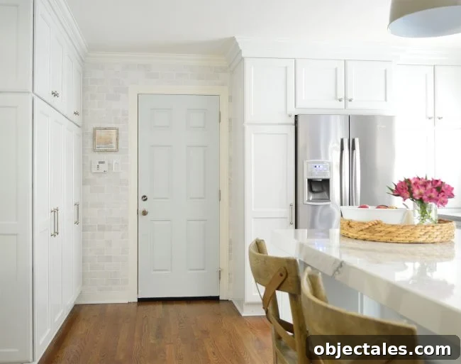 Cabinet lockers in kitchen