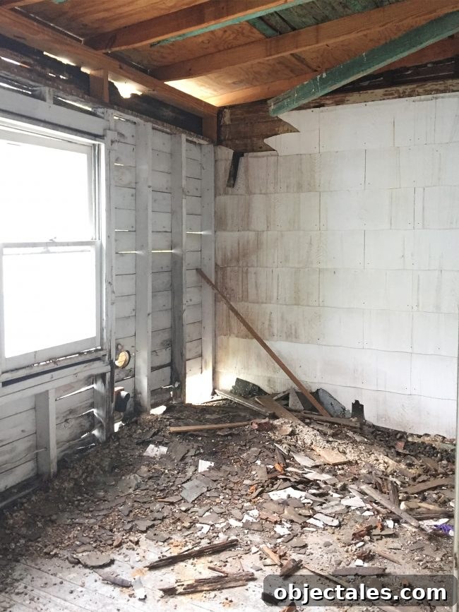 Beach House Before and After: Upstairs Transformation 17 img 88563 16
