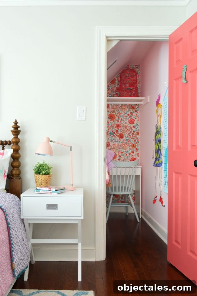 3 Smart Layouts for a Tiny Room: Which Should You Choose? 3 girls bedroom closet pink door wallpaper