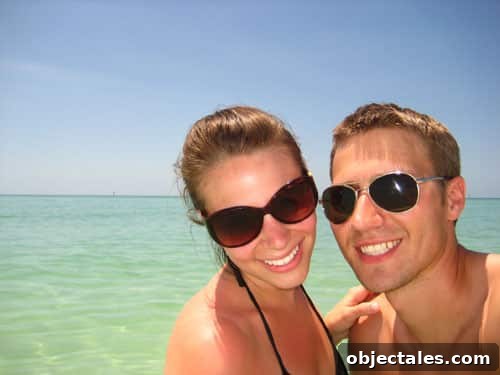 youngstersinthegulf Couple on the beach