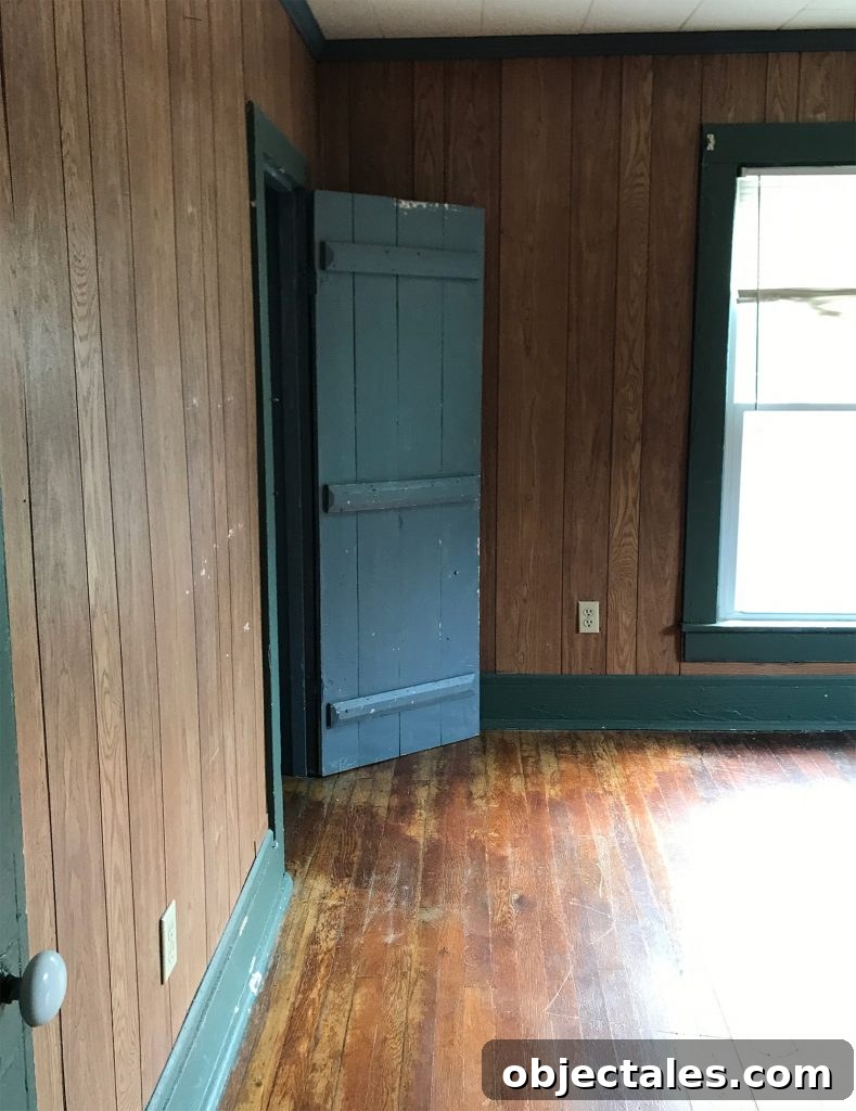 Front bedroom diamond-grilled window